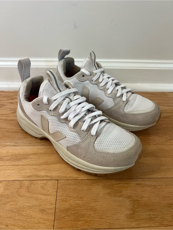 Veja Other - Veja Venturi Alveomesh Sneakers in White/Pierre Natural